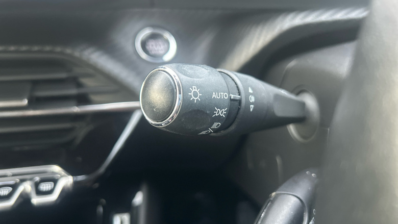 Peugeot 208 1.2 PureTech 100 Allure Premium 5dr Petrol Hatchback